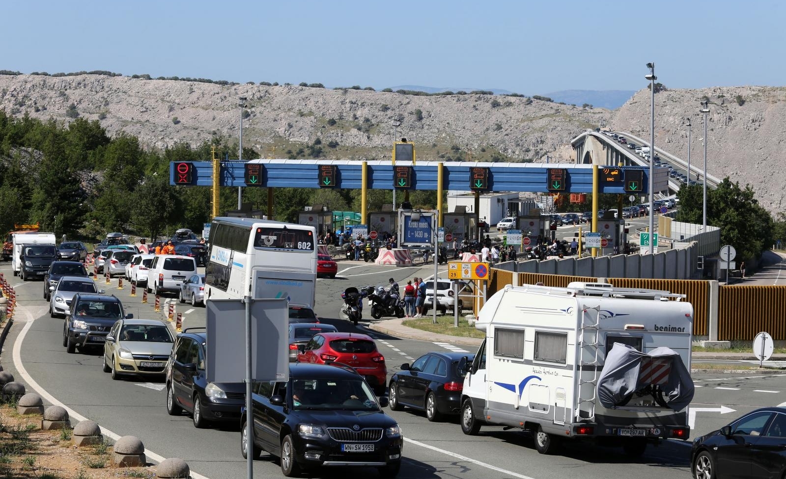 Rijeèki bajkeri sitnišem protiv naplate mostarine na Krèkom mostu