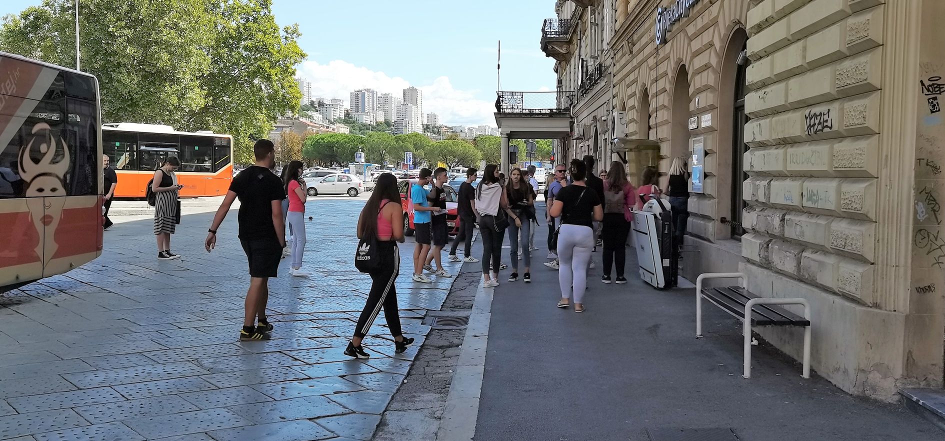 autotrolej jelačićev trg red 15