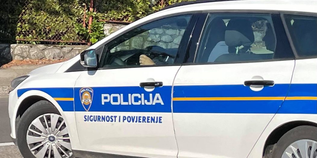 policija auto riportal 11 policija auto riportal 11