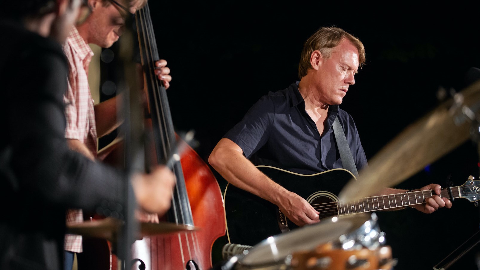 Chris Eckman.trio live