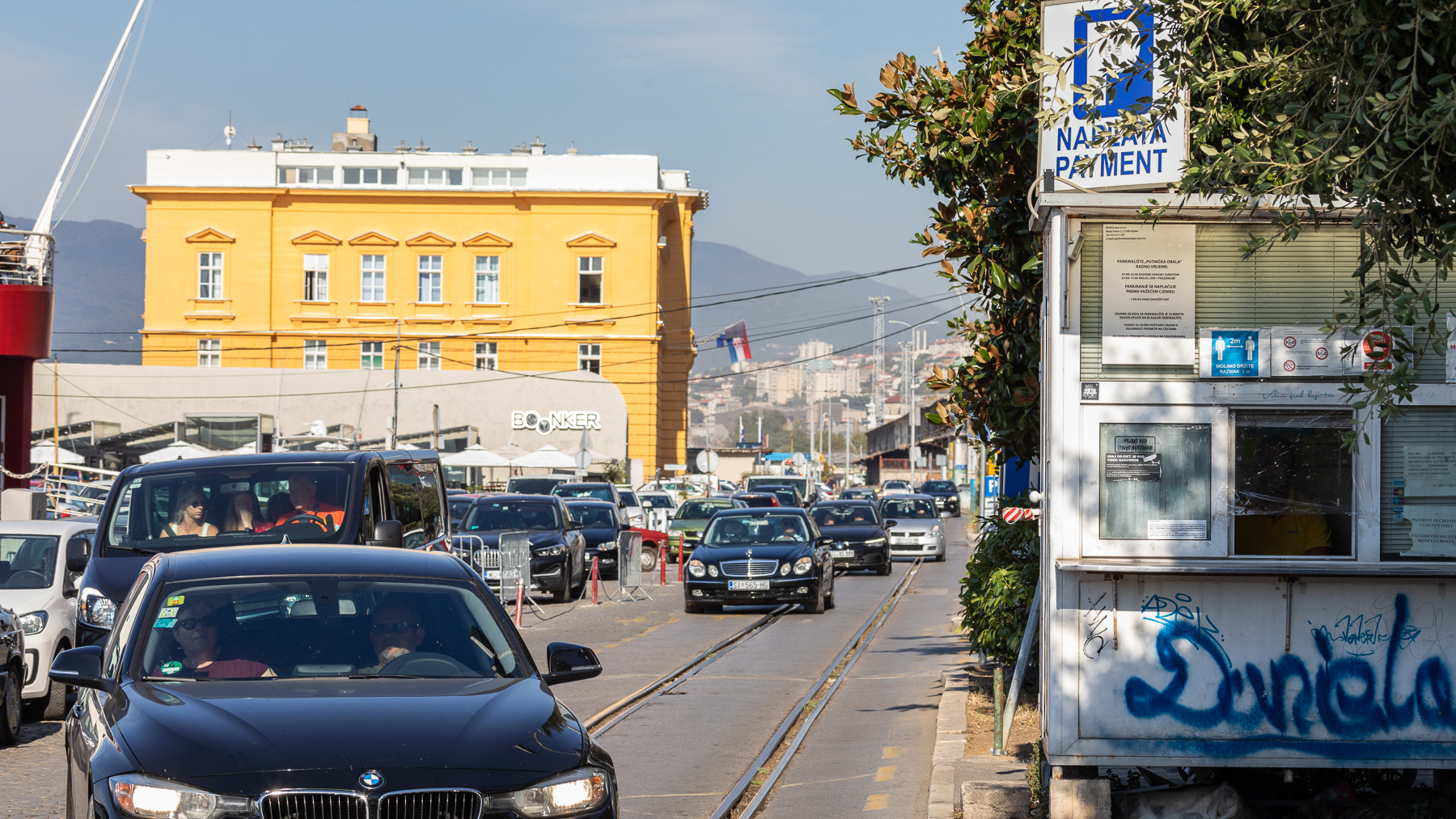 Ilustrativna Rijeka Riva parking-13