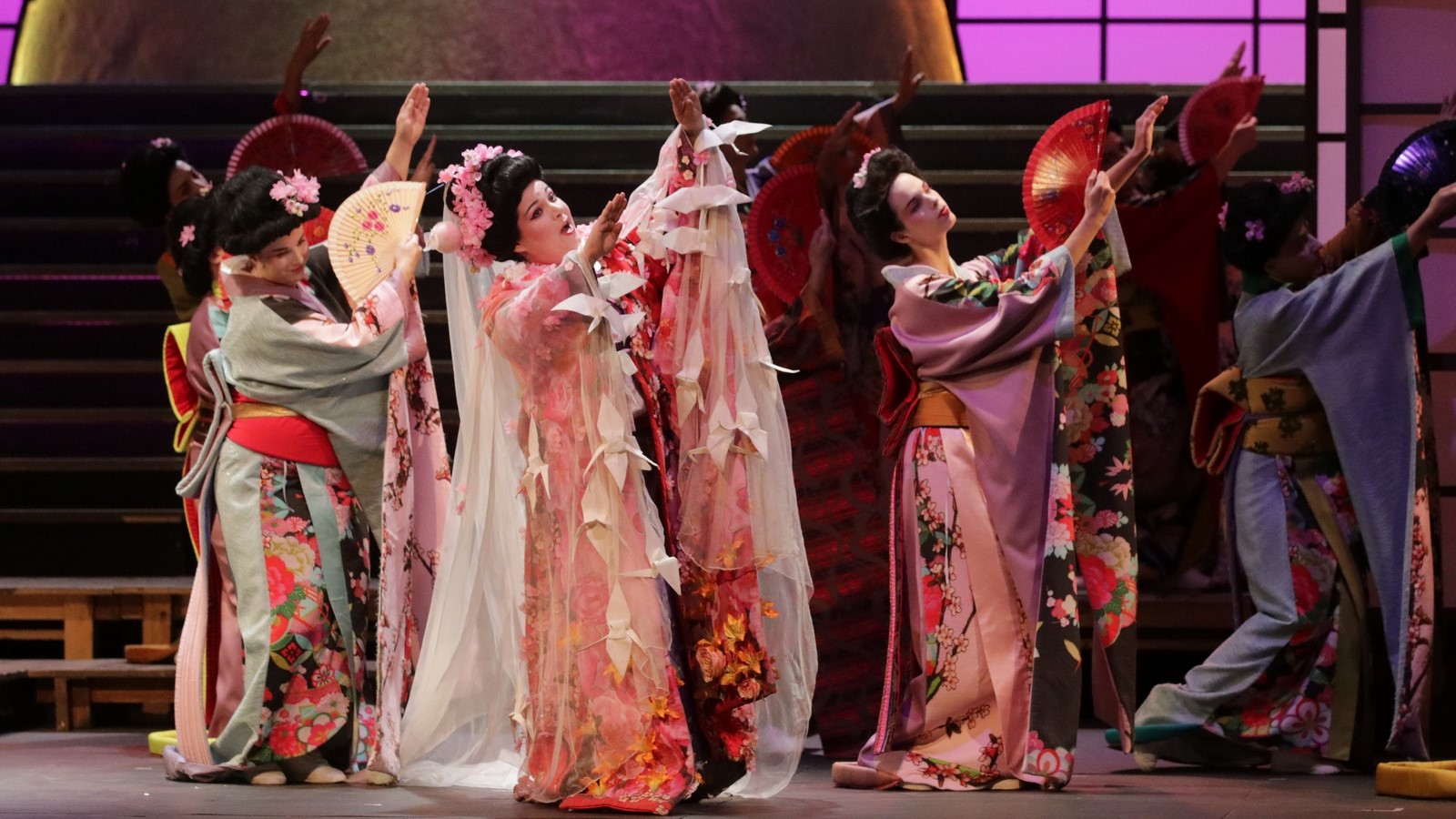 Madama Butterfly, Anamarija Knego i članice zbora (1)