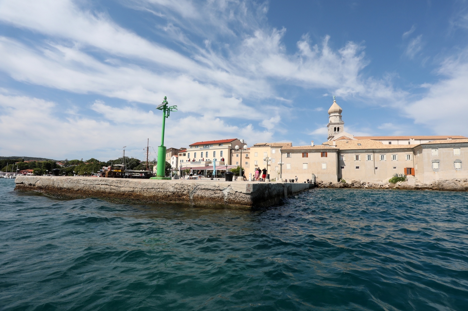 Otok Krk još je uvijek pun turista