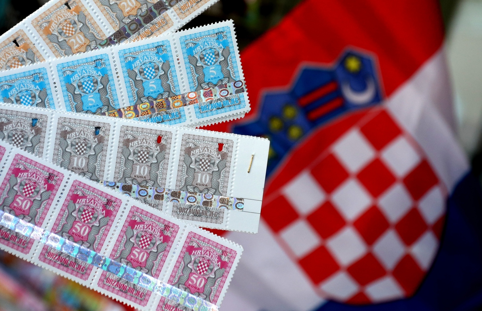 Ukidaju se državni biljezi