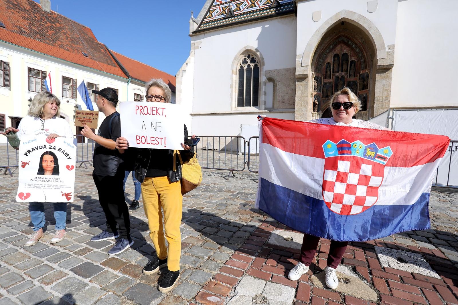 Zagreb: Na Markovom trgu održan prosvjed pod nazivom Šum u eteru  protiv mjera Kriznog stožera