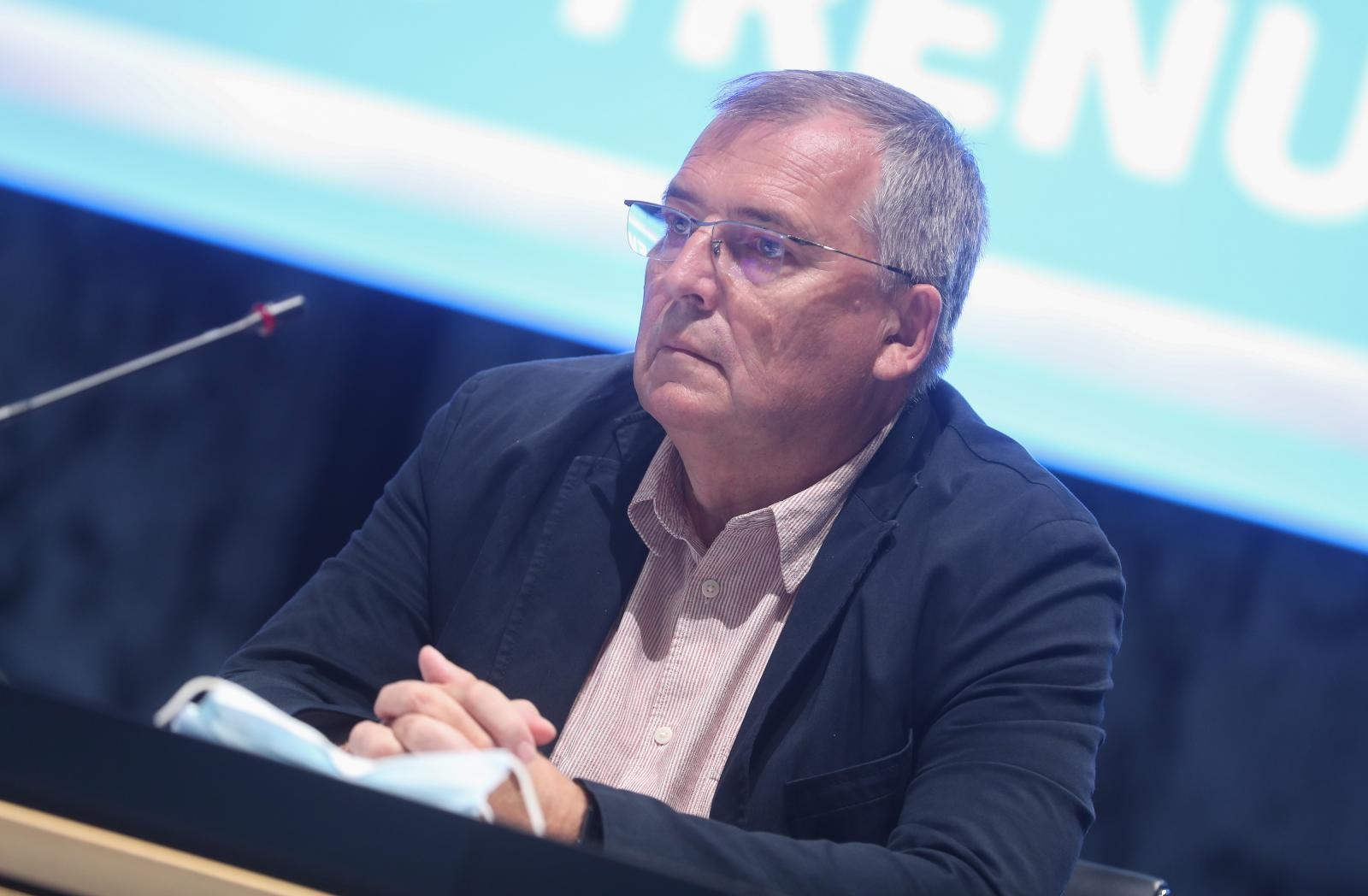 Stožer o narudžbi novog, inovativnog cjepiva i zaštiti malodobnih Stožer o narudžbi novog, inovativnog cjepiva i zaštiti malodobnih