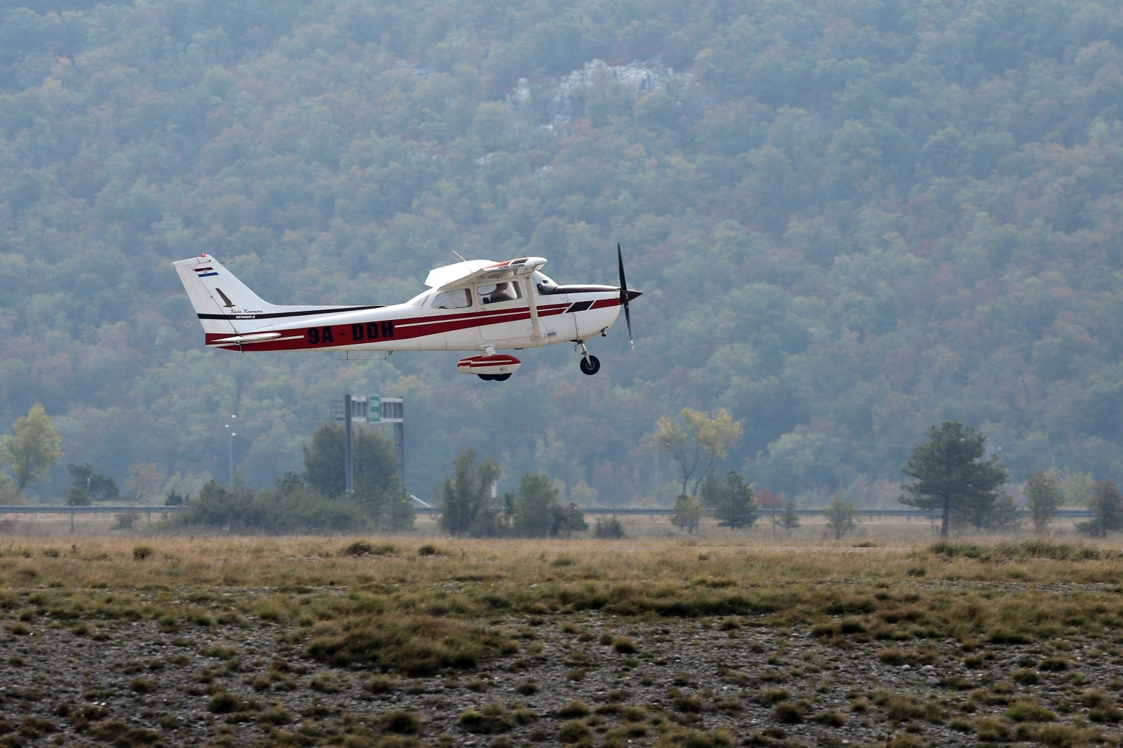 Rijeka: Uzlijetanje aviona s aerodroma Grobnik