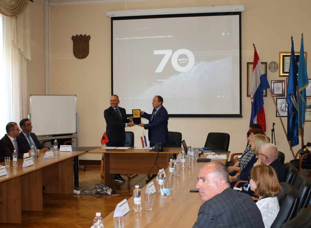 Potpisivanje-ugovora-o-suradnji-Pomorski-Fakultet-f-1090×800 Potpisivanje-ugovora-o-suradnji-Pomorski-Fakultet-f-1090×800