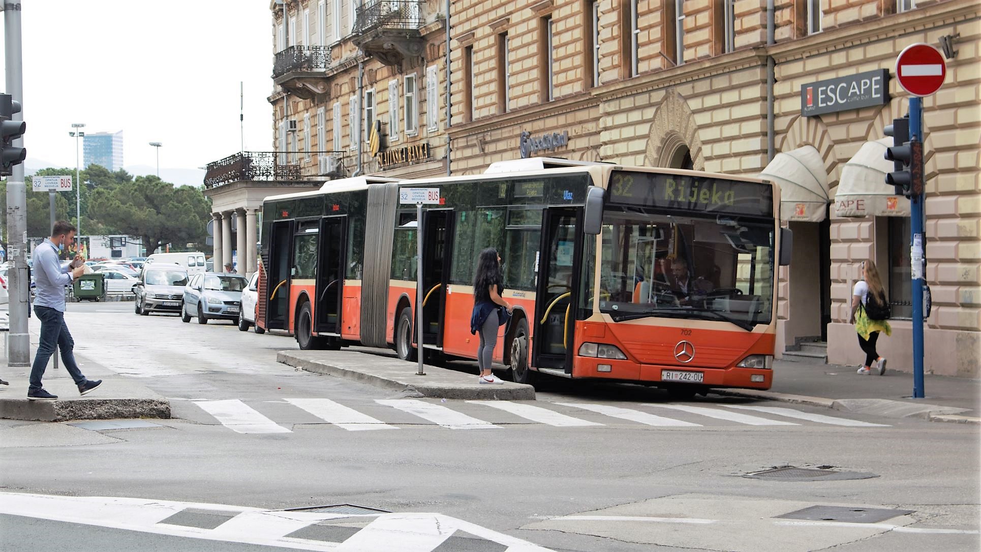 autobus autotrolej 32 jelačićev trg robi riportal 2 autobus autotrolej 32 jelačićev trg robi riportal 2