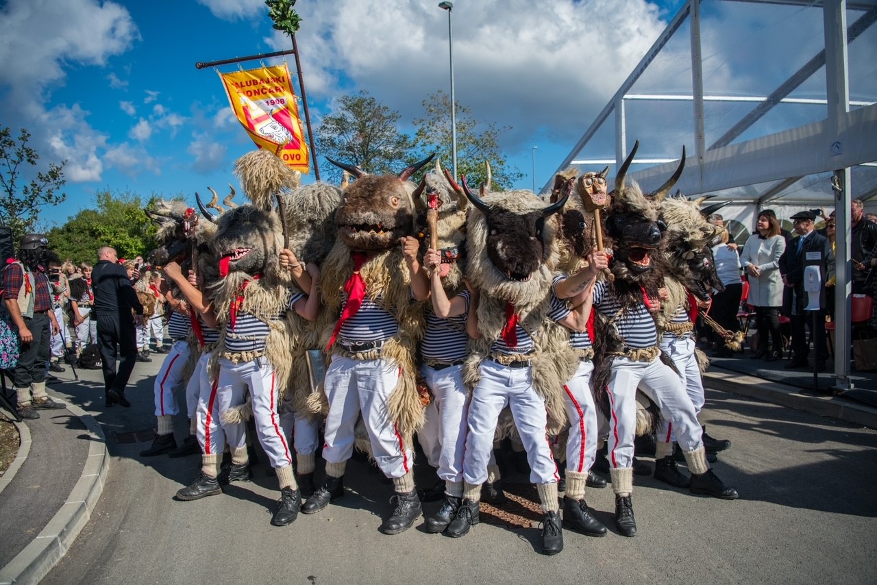 Halubajski zvončari 2 Halubajski zvončari 2