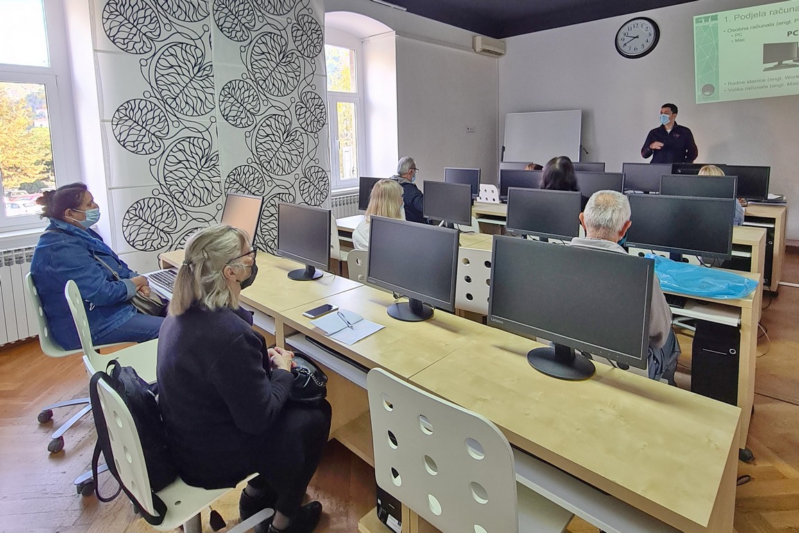 Informatički-tečaj-za-umirovljenike-u-CTK-Rijeka