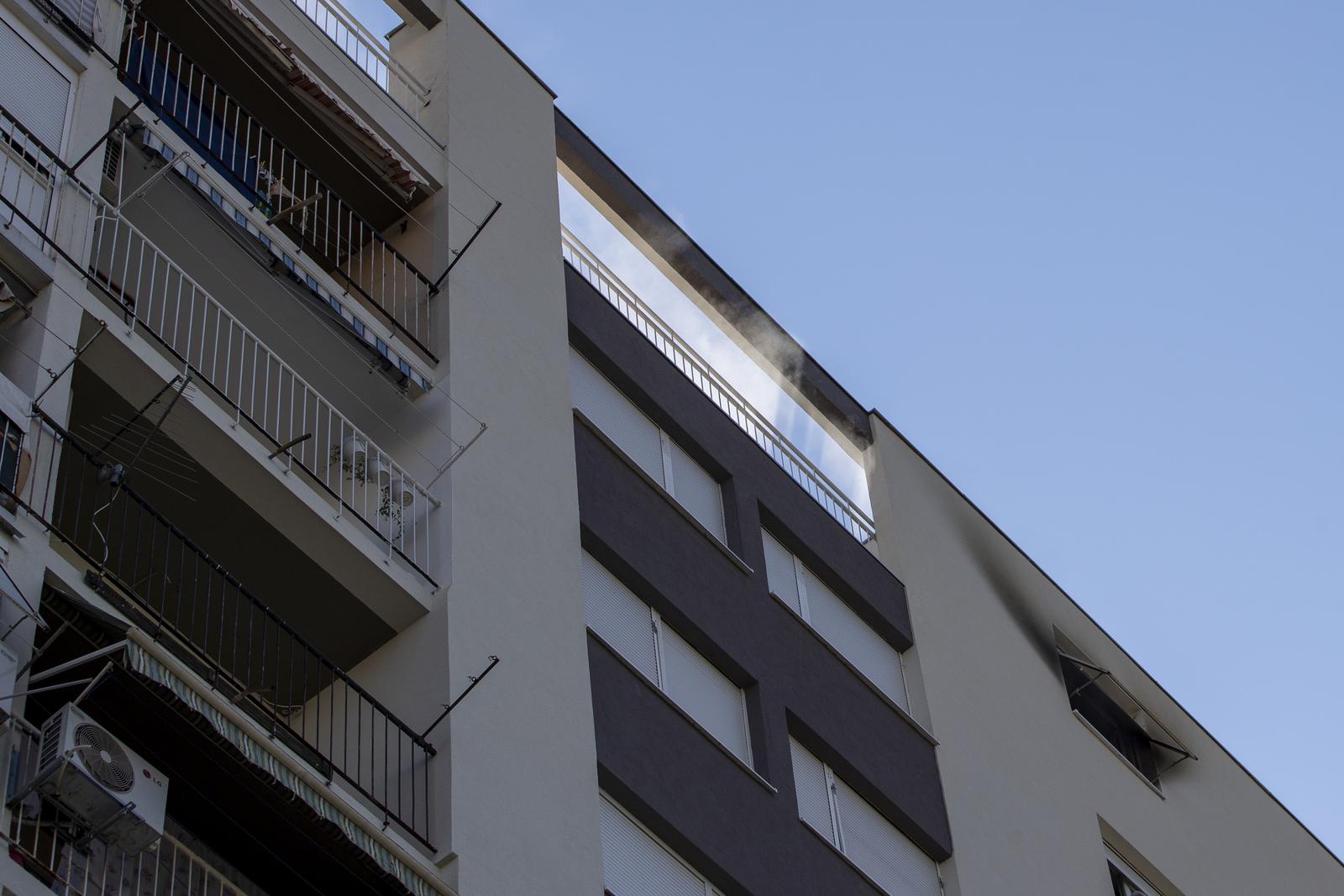 Split: Požar na 9. katu stambene zgrade Split: Požar na 9. katu stambene zgrade