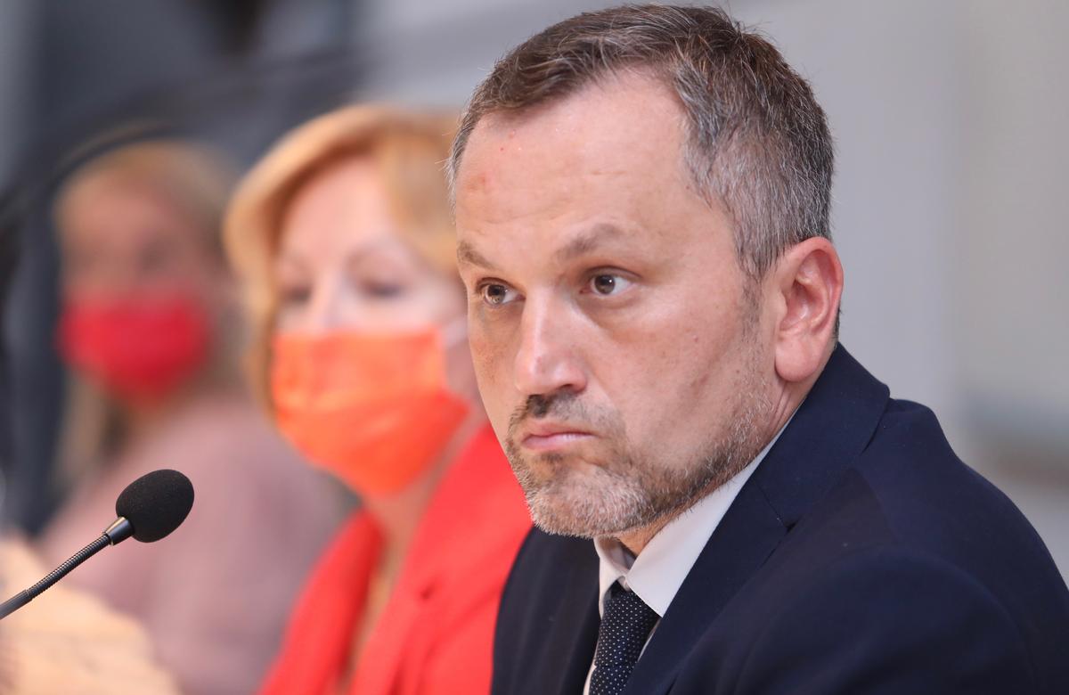 U trećem pokušaju konstituirana Skupština SDŽ: Mate Šimundić novi je predsjednik U trećem pokušaju konstituirana Skupština SDŽ: Mate Šimundić novi je predsjednik