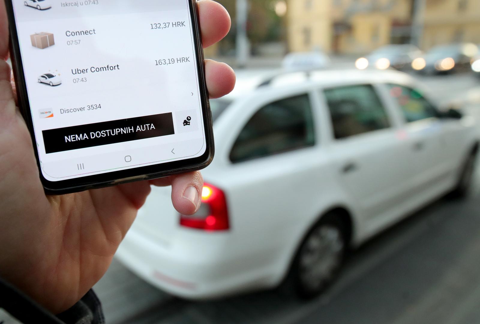 Vozači Ubera u štrajku zbog neredovitih ispata plaća Vozači Ubera u štrajku zbog neredovitih ispata plaća