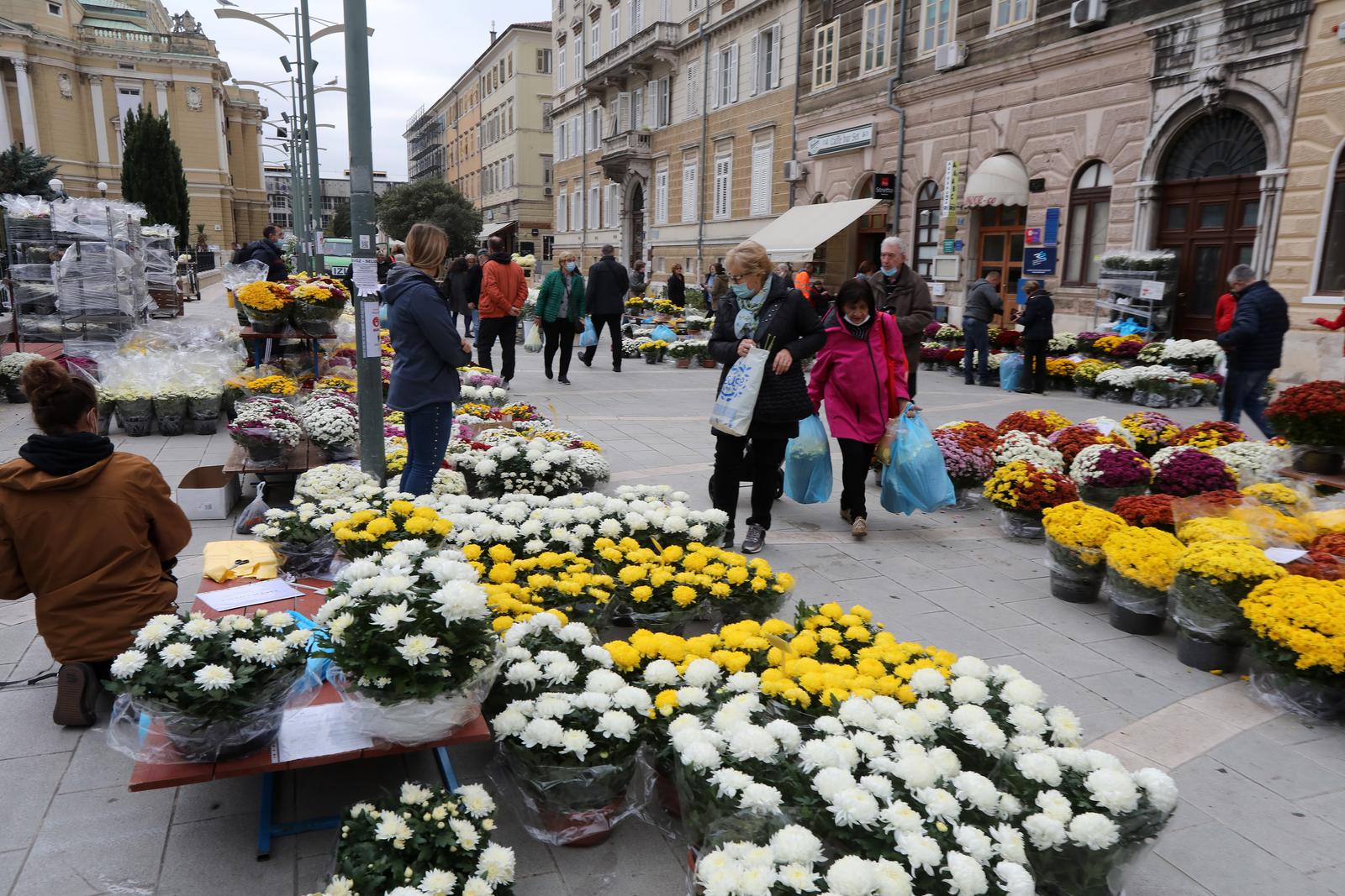 Rijeka: Povećana prodaja cvijeća povodom Svih svetih