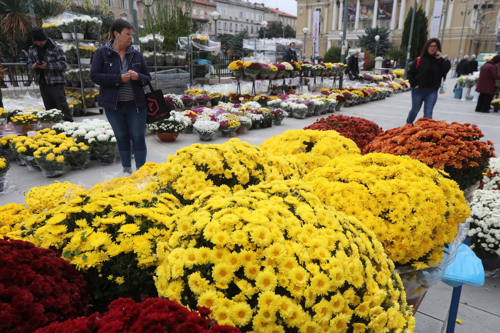 Rijeka: Povećana prodaja cvijeća povodom Svih svetih