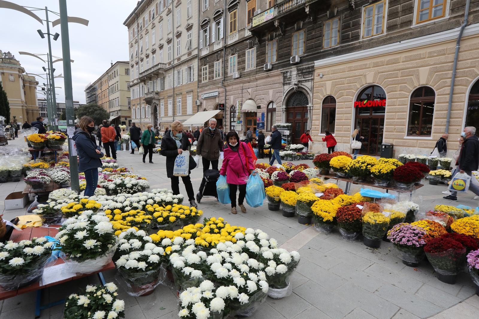 Rijeka: Povećana prodaja cvijeća povodom Svih svetih