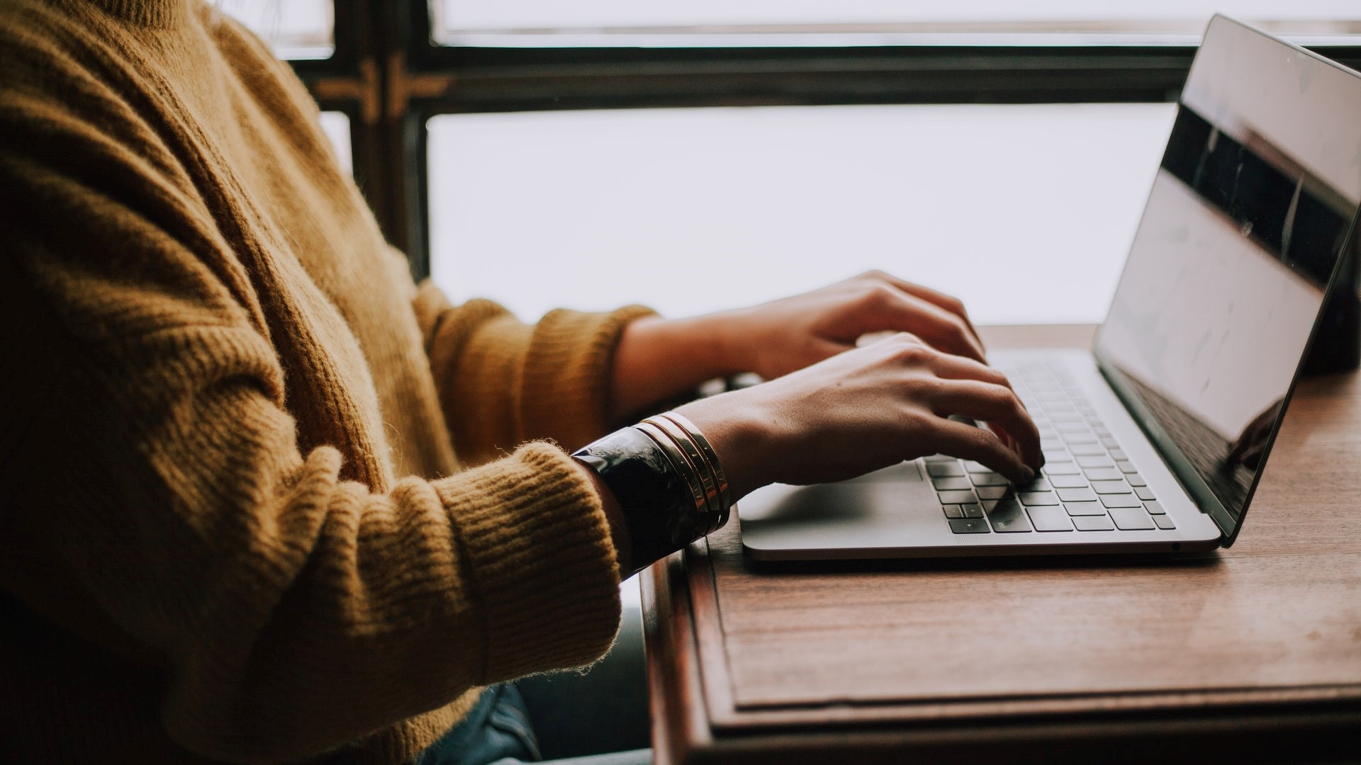 posao mladi laptop rad