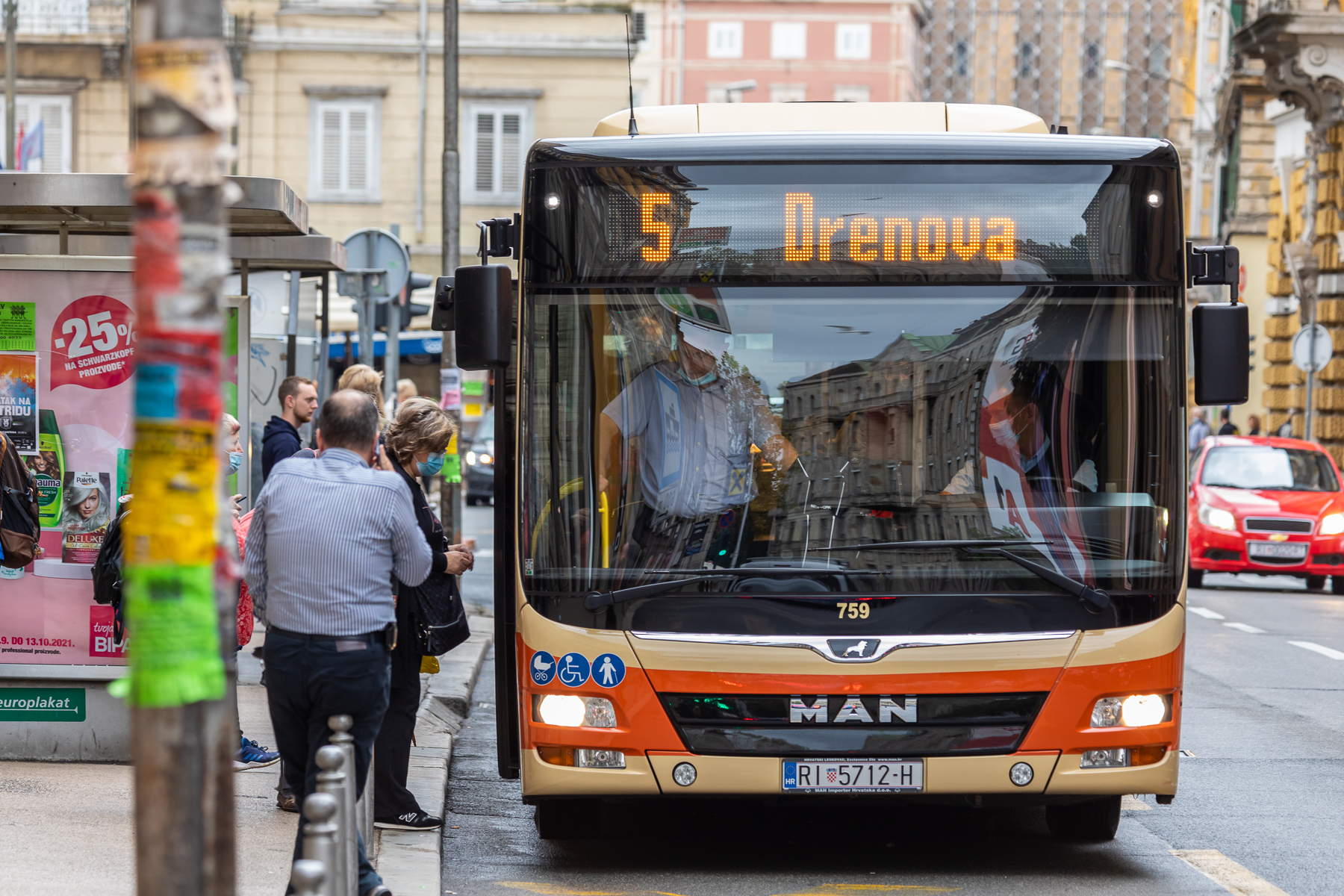ilustrativna Autobusna stanica, Autotrolej, promet-1