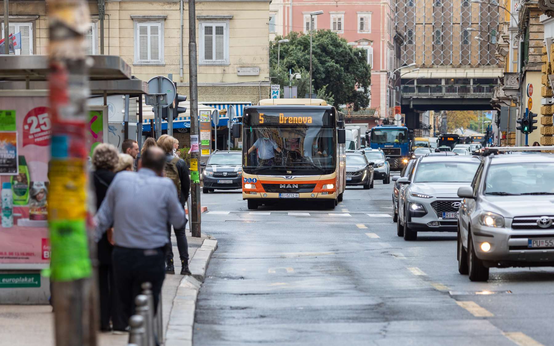 ilustrativna Autobusna stanica, Autotrolej, promet-2