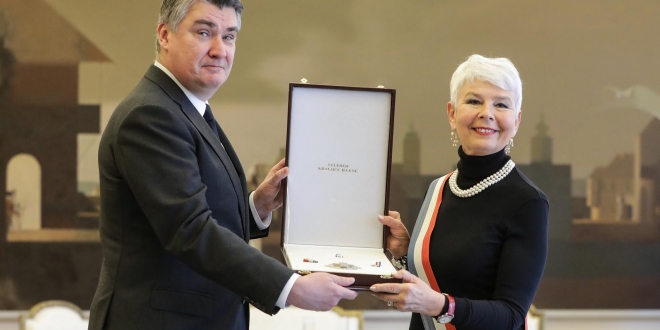 Zagreb: Predsjenik Milanović uručio odlikovanje Jadranki Kosor