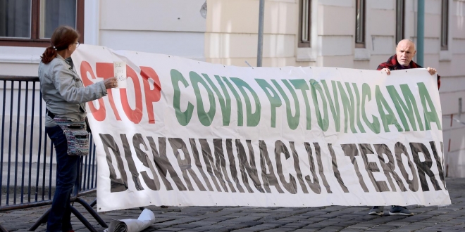 Akcija “Kućne posjete stožerašima” nastavljena je na vratima Ustavnog suda u Zagrebu