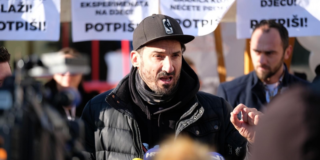 Posljednji dan prikupljanja potpisa za Mostove referendumske inicijative Posljednji dan prikupljanja potpisa za Mostove referendumske inicijative