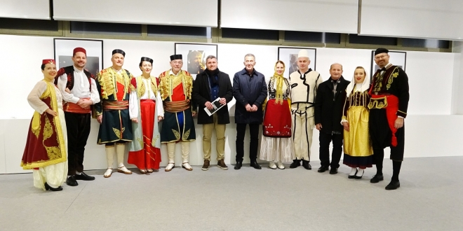 Predstavljanje-narodnih-nošnji-naroda-Crne-Gore-Crnogoraca-Albanaca-Bošnjaka-i-Hrvata-14