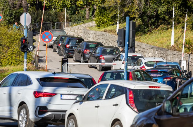 Korona Covid HZJZ testiranje promet gužva-13