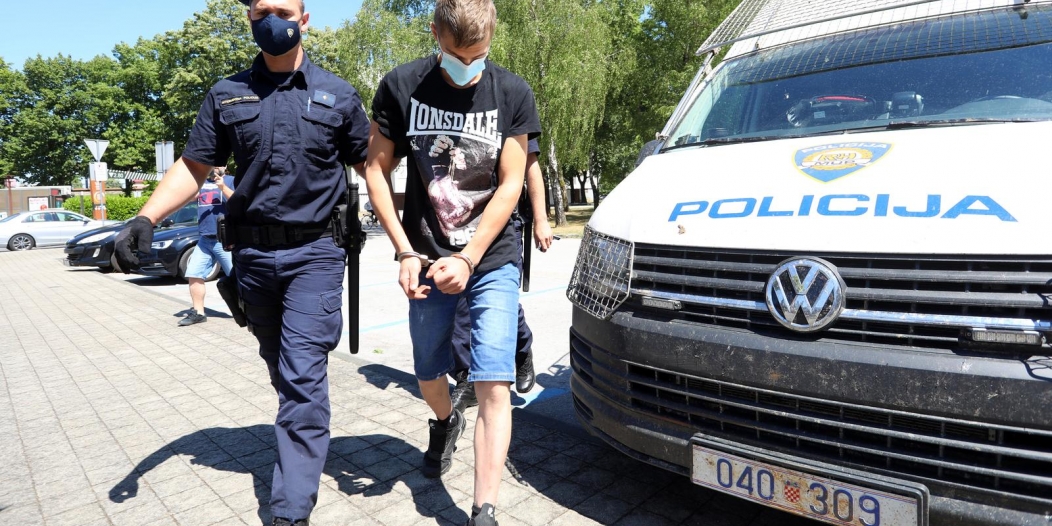 Karlovac: Na Županijski sud priveden osumnjičeni za ubojstvo oca Karlovac: Na Županijski sud priveden osumnjičeni za ubojstvo oca