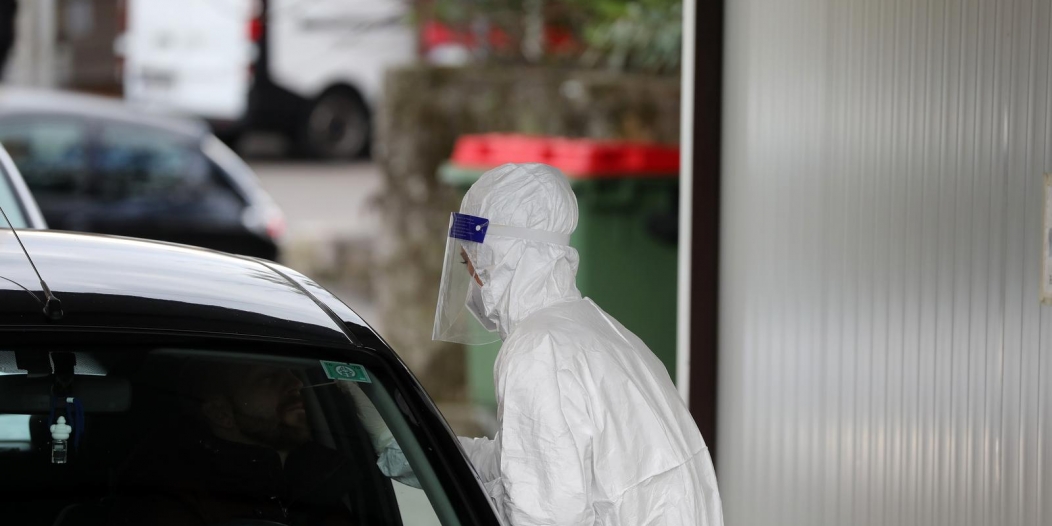 Rijeka: Drive in testiranje ispred Nastavnog zavoda za javno zdravstvo Primorsko-goranske županije Rijeka: Drive in testiranje ispred Nastavnog zavoda za javno zdravstvo Primorsko-goranske županije