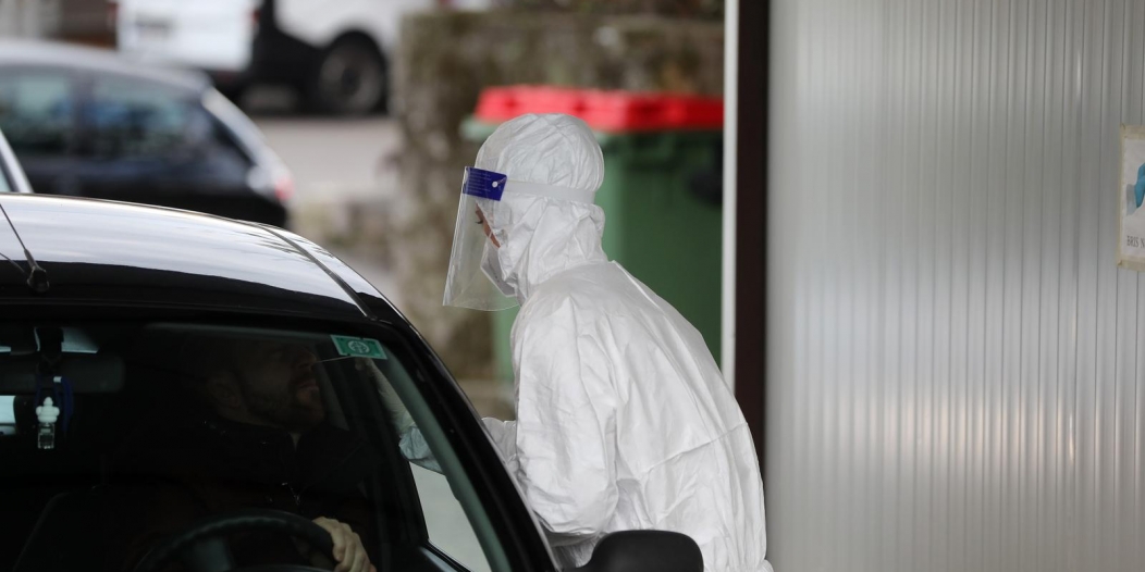 Rijeka: Drive in testiranje ispred Nastavnog zavoda za javno zdravstvo Primorsko-goranske županije Rijeka: Drive in testiranje ispred Nastavnog zavoda za javno zdravstvo Primorsko-goranske županije