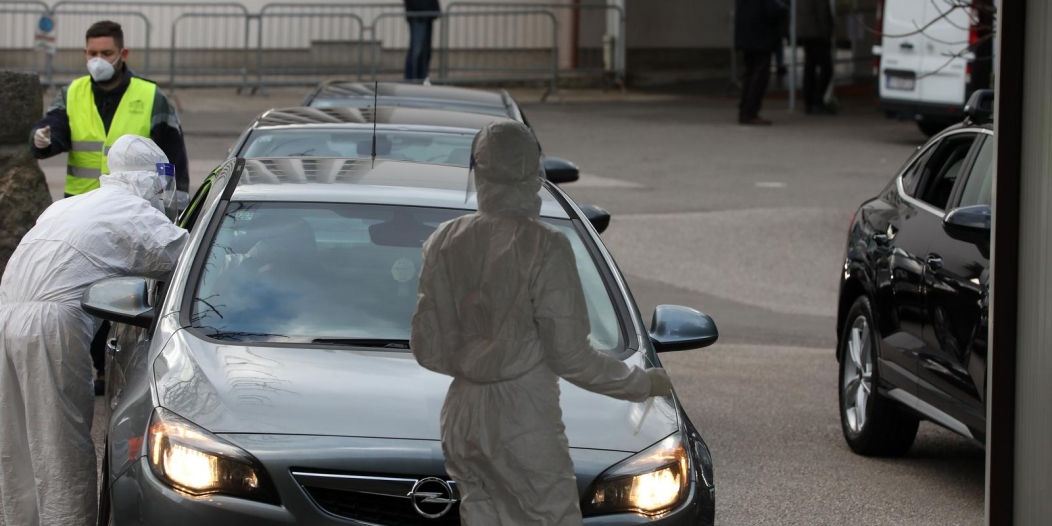 Rijeka: Drive in testiranje ispred Nastavnog zavoda za javno zdravstvo Primorsko-goranske županije Rijeka: Drive in testiranje ispred Nastavnog zavoda za javno zdravstvo Primorsko-goranske županije
