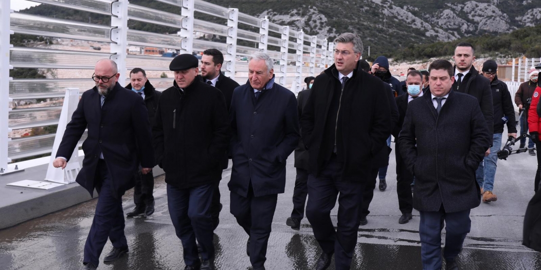 Komarna: Andrej Plenković obišao radove na Pelješkom mostu Komarna: Andrej Plenković obišao radove na Pelješkom mostu