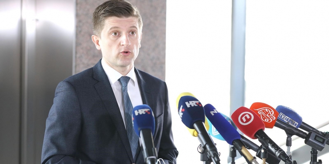 Zagreb: Zdravko Marić prije sjednice Vlade obratio se medijima Zagreb: Zdravko Marić prije sjednice Vlade obratio se medijima