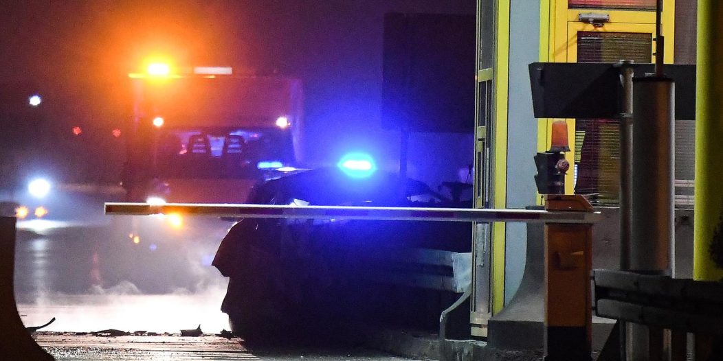 Na naplatnim postajama Sveta Helena automobilom se zabio u betonski razdjelnik i poginuo Na naplatnim postajama Sveta Helena automobilom se zabio u betonski razdjelnik i poginuo