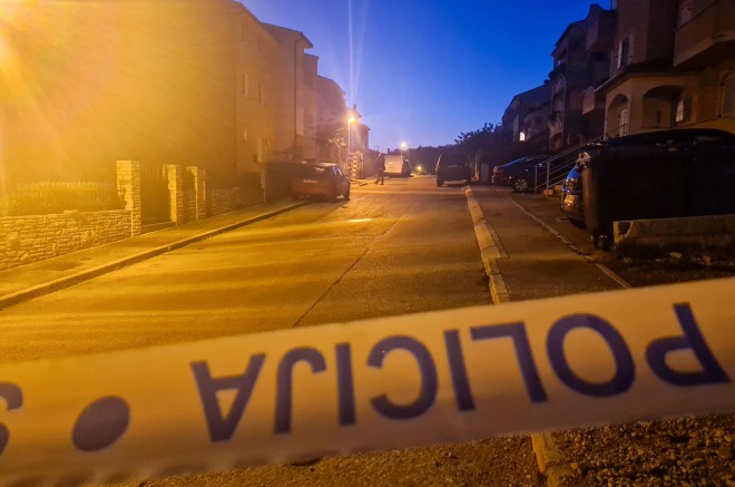 Pula: U kući pronađena dva tijela, jedna osoba privedena