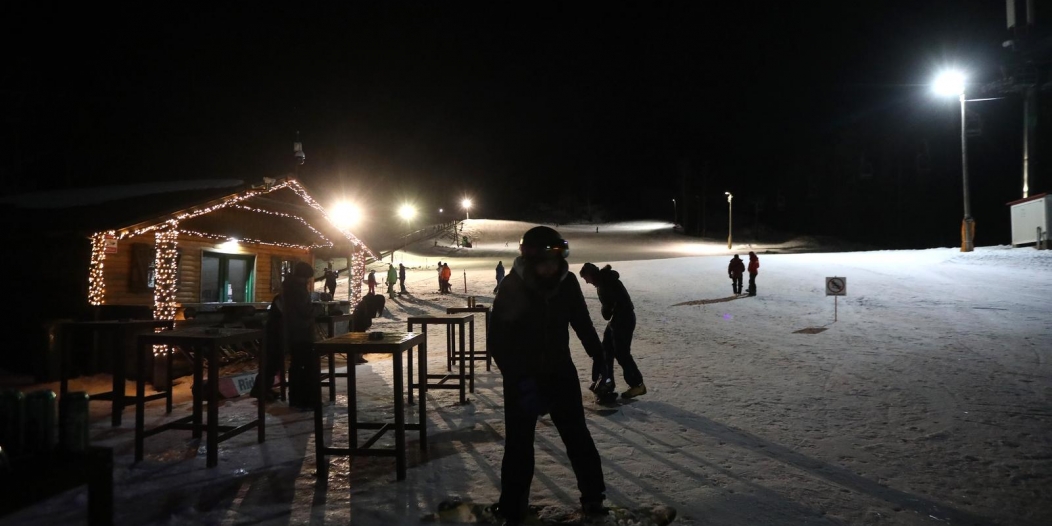 Prvi dan noćnog skijanja na sklijalištu Platak Prvi dan noćnog skijanja na sklijalištu Platak