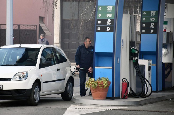 Od danas se gorivo na benzinskim postajama u Hrvatskoj prodaje po višim cijenama
