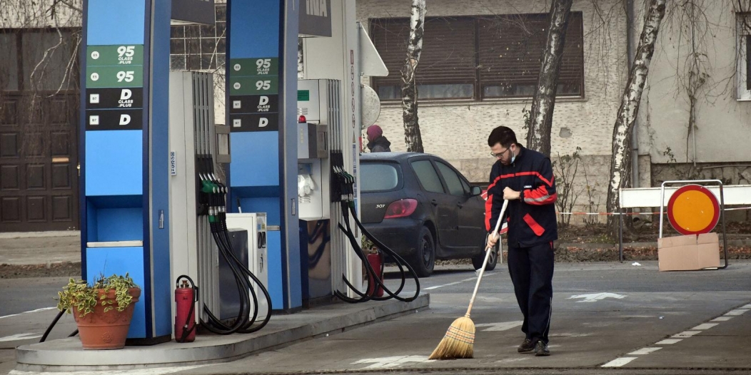 Od danas se gorivo na benzinskim postajama u Hrvatskoj prodaje po višim cijenama Od danas se gorivo na benzinskim postajama u Hrvatskoj prodaje po višim cijenama