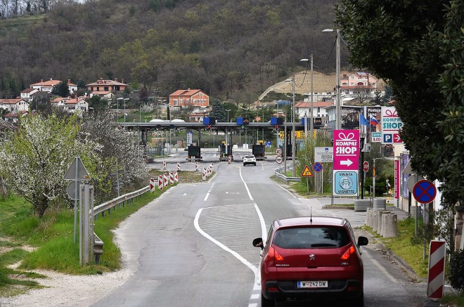 GP Katel: Slovenci postavljaju ogradu uz rijeku Dragonju koja ?e zamijeniti bodljikavu icu