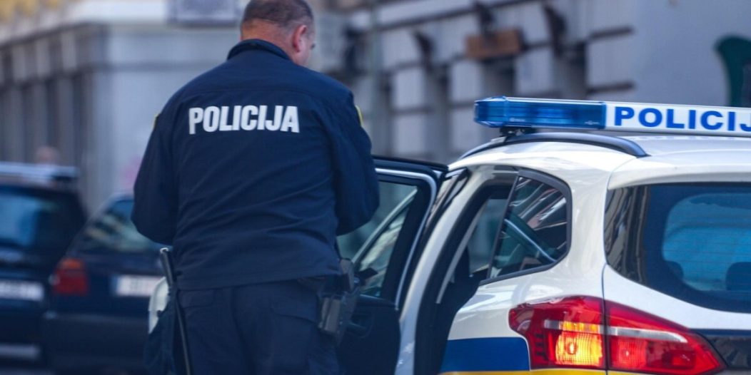 policija-auto-policsjac-rijeka-riječanin-e1623747173437 policija-auto-policsjac-rijeka-riječanin-e1623747173437