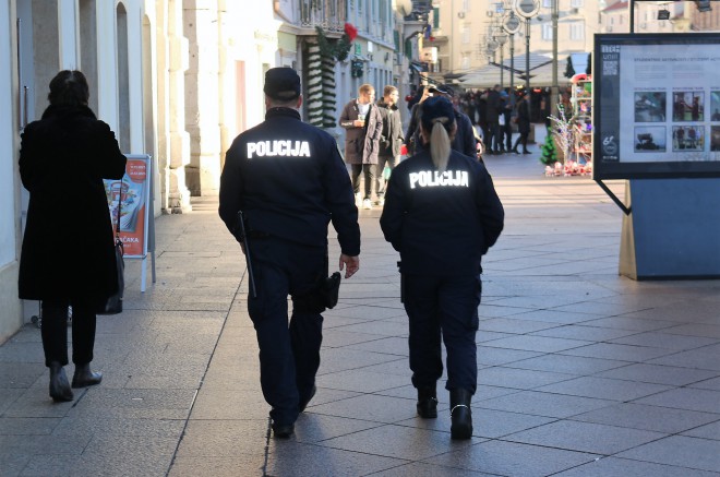 policija korzo robi 14