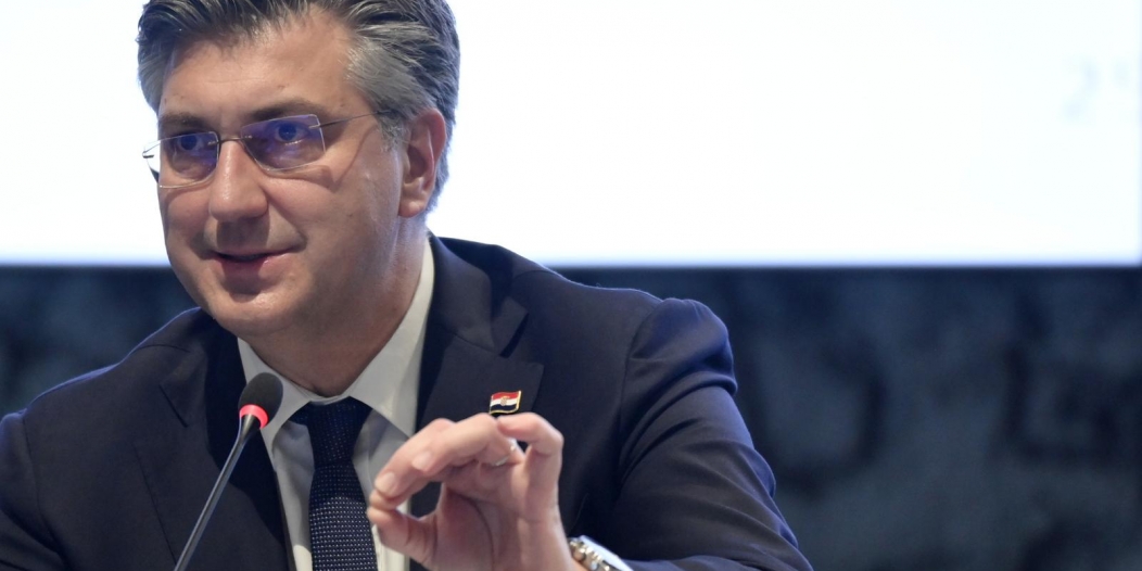 Predsjednik Vlade predstavio paket mjera za ublažavanje rasta cijena energenata Predsjednik Vlade predstavio paket mjera za ublažavanje rasta cijena energenata