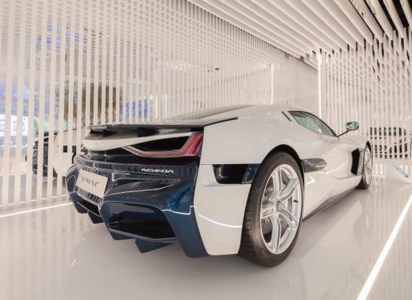 U Hrvatskom paviljonu na Dubai EXPO 2020 postavljen i automobil Rimac Nevera