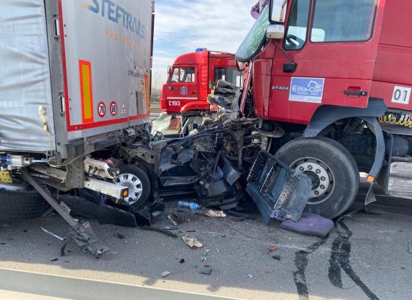 Više od 40 vozila sudjelovalo u lančanom sudaru na autocesti kod Stare Pazove