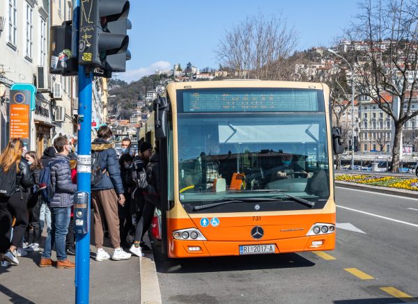 ilustrativna Fiumara autotrolej bus -18