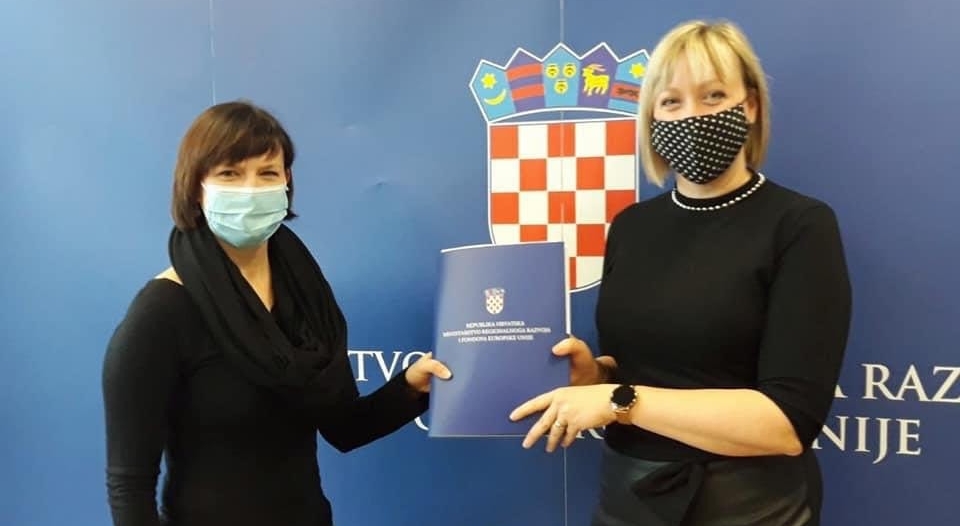 potpisivanje ugovora u ministarstvu potpisivanje ugovora u ministarstvu