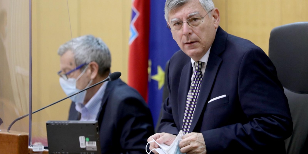 Sabor 9. sjednicu nastavlja raspravom o izmjenama i dopunama Zakona o hrvatskom državljanstvu Sabor 9. sjednicu nastavlja raspravom o izmjenama i dopunama Zakona o hrvatskom državljanstvu