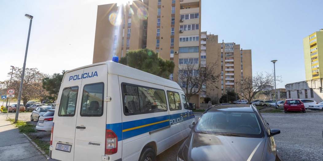 Pula: Pronađena mrtva žena u stanu, policija traga za počiniteljem Pula: Pronađena mrtva žena u stanu, policija traga za počiniteljem
